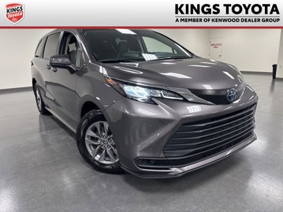 Used 2022 Toyota Sienna LE