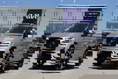 New 2025 Volvo XC60 B5 Plus w/ Protection Package Premier