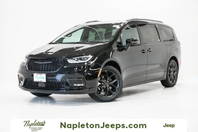 New 2025 Chrysler Pacifica Limited