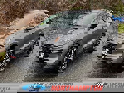 Used 2022 Ford Escape SE w/ SE Sport Appearance Package