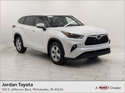 Used 2023 Toyota Highlander LE