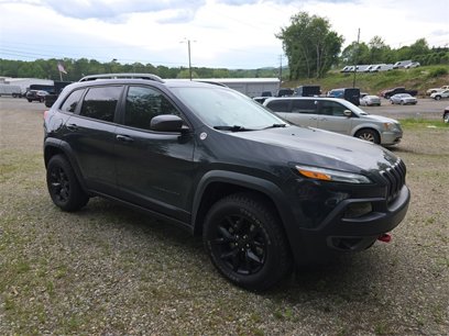 Used 2016 Jeep Cherokee Trailhawk w/ Comfort/Convenience Group