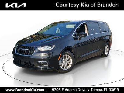 Used 2023 Chrysler Pacifica Touring-L