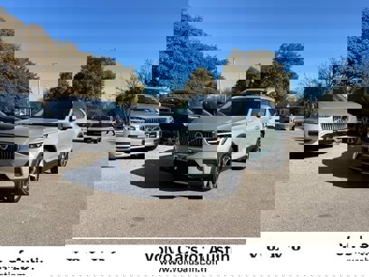 New 2025 Volvo XC40 B5 Core w/ Protection Package Premier