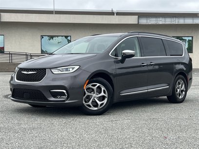 Used 2023 Chrysler Pacifica Limited