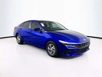 New 2025 Hyundai Elantra SE