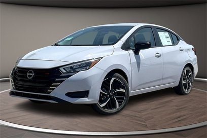 New 2025 Nissan Versa SR w/ Trunk Package