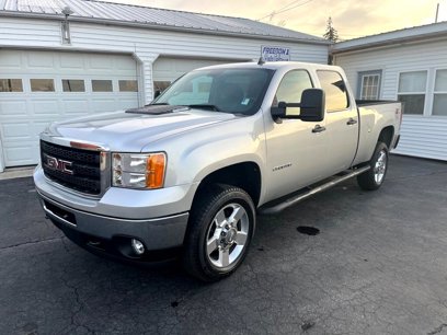Used 2011 GMC Sierra 2500 SLE w/ SLE Preferred Package