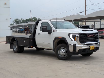 New 2024 GMC Sierra 3500 Pro w/ Convenience Package