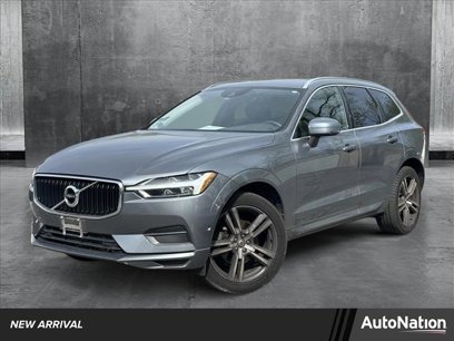 Used 2019 Volvo XC60 T5 Momentum w/ Multimedia Package