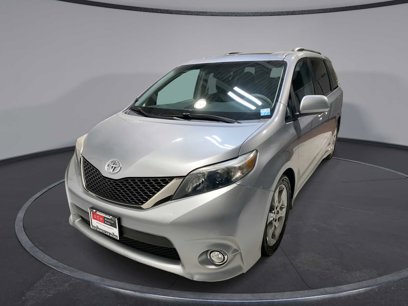 Used 2011 Toyota Sienna SE