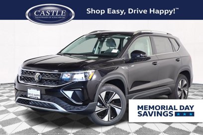 Used 2024 Volkswagen Taos SE w/ Panoramic Sunroof Package