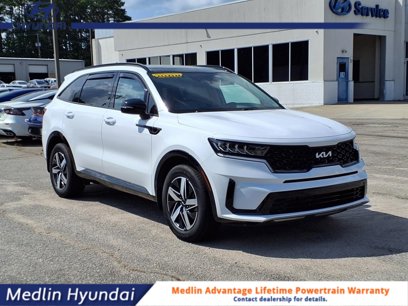 Used 2023 Kia Sorento S w/ Panoramic Sunroof Package