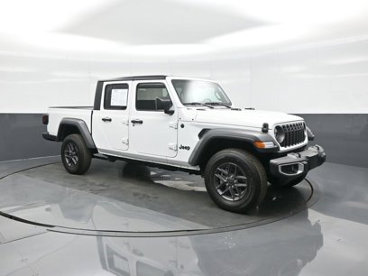 Used 2025 Jeep Gladiator Sport