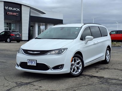 Used 2017 Chrysler Pacifica Touring-L w/ Tire & Wheel Group