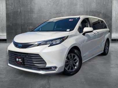 Used 2021 Toyota Sienna XLE