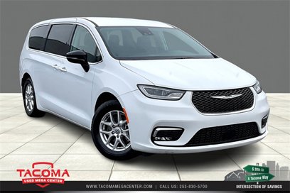 Used 2024 Chrysler Pacifica Touring-L