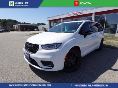 Used 2024 Chrysler Pacifica Touring-L w/ S Appearance Package