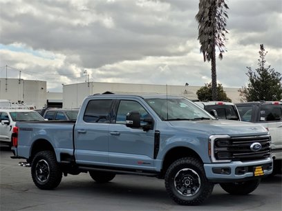 New 2025 Ford F250 Platinum w/ Tremor Off-Road Package