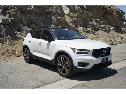 Used 2019 Volvo XC40 T4 R-Design