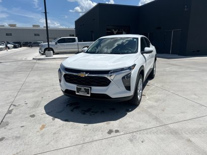 Used 2025 Chevrolet Trax LS w/ LS Convenience Package