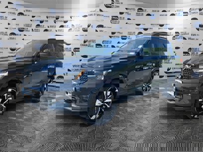 New 2024 Volvo XC40 B5 Plus w/ Climate Package