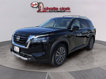 New 2025 Nissan Pathfinder SL w/ SL Premium Package