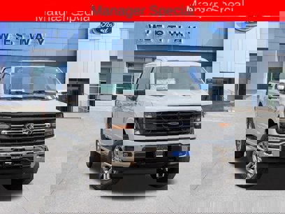 New 2025 Ford F150 XLT w/ Equipment Group 302A MID