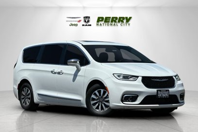 Used 2022 Chrysler Pacifica Limited