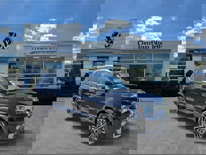 New 2025 Volkswagen Taos SE