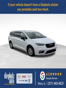 New 2025 Chrysler Pacifica Select