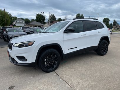Used 2023 Jeep Cherokee Altitude Lux