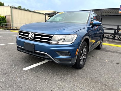 Used 2019 Volkswagen Tiguan SE w/ Panoramic Sunroof Package