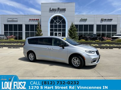 Used 2024 Chrysler Pacifica Touring-L