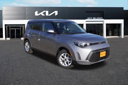 New 2025 Kia Soul LX