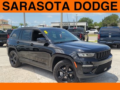 Used 2025 Jeep Grand Cherokee Limited w/ Black Appearance Package