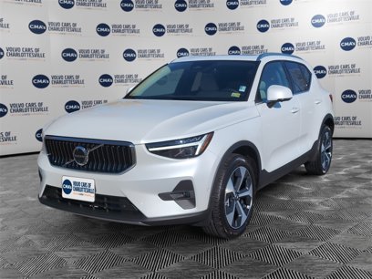 New 2025 Volvo XC40 B5 Plus w/ Protection Package Premier