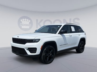 Used 2023 Jeep Grand Cherokee Altitude