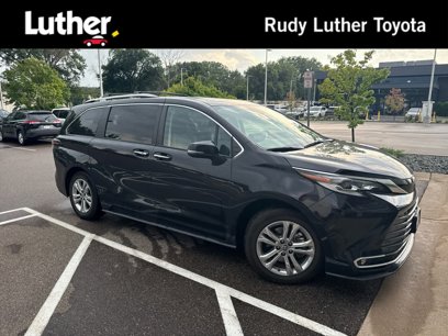 Used 2022 Toyota Sienna Platinum