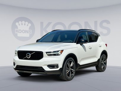 Certified 2022 Volvo XC40 T5 R-Design