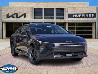 New 2025 Kia K4 LXS