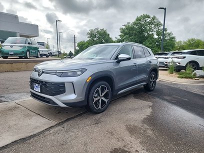 New 2025 Volkswagen Tiguan SE