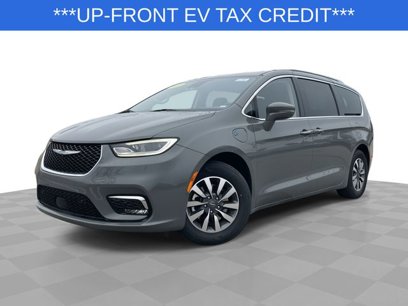 Used 2021 Chrysler Pacifica Touring-L
