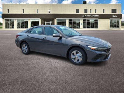 New 2025 Hyundai Elantra SE