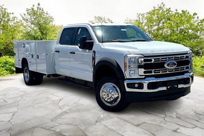 New 2025 Ford F550 4x4 Crew Cab Super Duty w/ XL Chrome Package