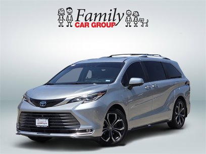 Certified 2025 Toyota Sienna Platinum