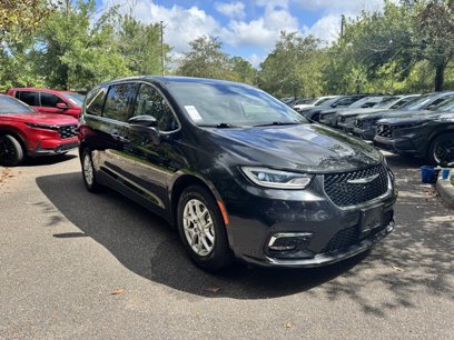 Used 2023 Chrysler Pacifica Touring-L