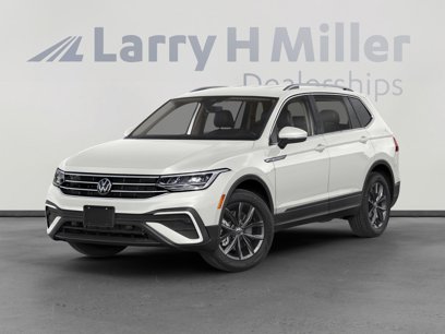 Used 2024 Volkswagen Tiguan SE w/ Panoramic Sunroof Package
