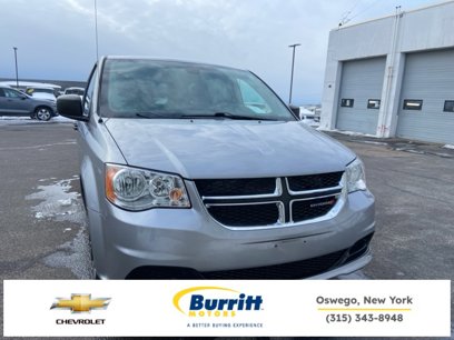 Used 2019 Dodge Grand Caravan SE w/ UConnect Hands-Free Group