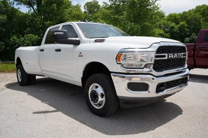 New 2024 RAM 3500 Tradesman w/ Chrome Appearance Group